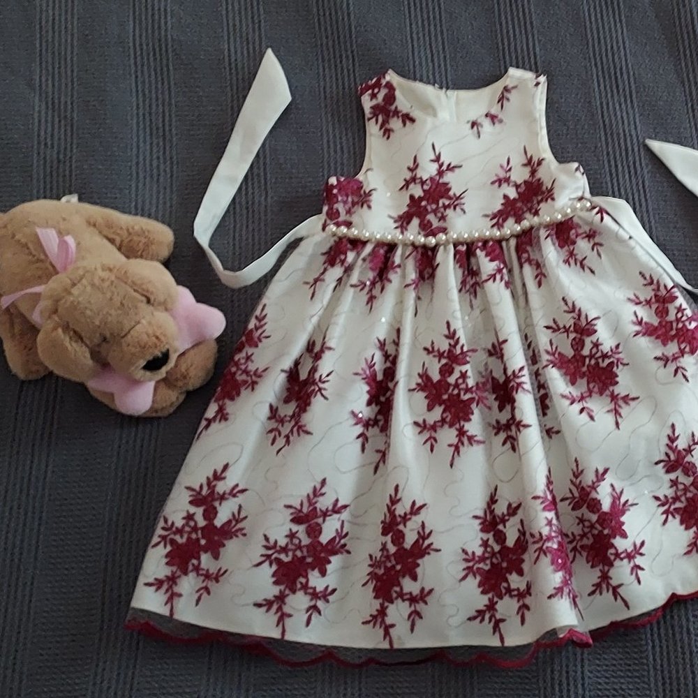 Pretty Party Dress with tulle and pearls
